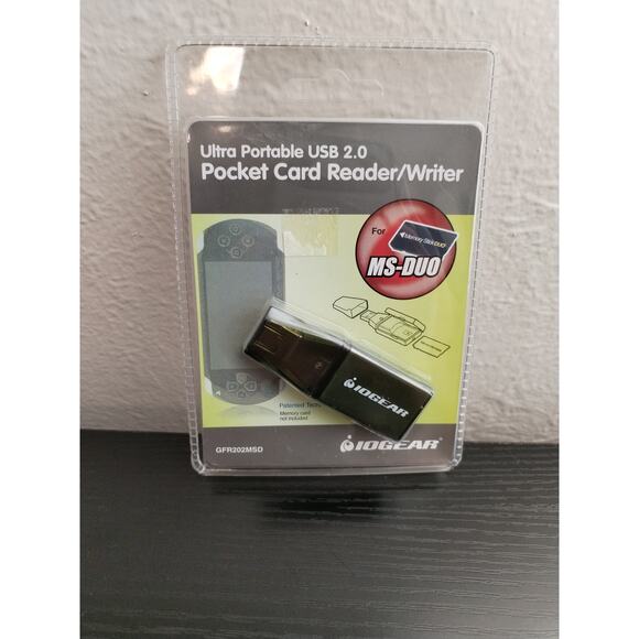 IOGEAR USB 2.0 Pocket Card Reader/Writer (Model: GFR202MSD) - Picture 1 of 5